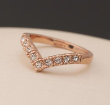 Load image into Gallery viewer, Gold-color Jewelry Love Heart Crystal Finger Ring
