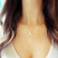 Load image into Gallery viewer, Simple Bohemain Heart Moon Pendant Chain Necklace
